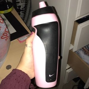 nike pink water bottle